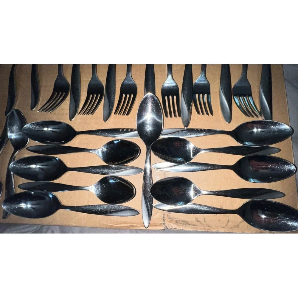 Oneida SIMMER  Stainless Flatware 56 Piece Set Vintage Contemporary Discontinued
